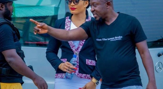 On Set : When The Leeves Broke, le nouveau film de Musing Derick en tournage à Douala
